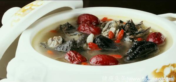 非常适合女性的养生汤，枸杞红枣乌鸡汤~