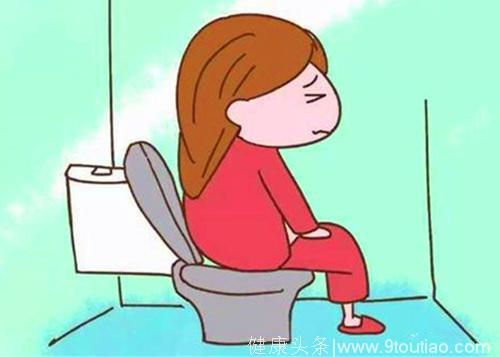 女人上完厕所，别急于冲水！多做这三件事，子宫越来越健康