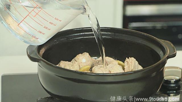 教你做正宗潮汕养生汤——芥菜煲，营养又简单！