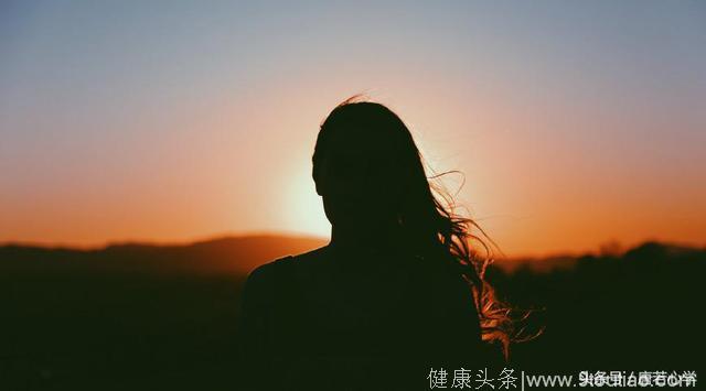 心理学：人到中年，女人学会拒绝这三件事，你的人生才会越来越好