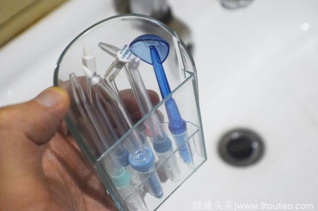 冲牙器没那么可怕，可替代牙线、自带杀菌功能的心诺X809家用洁牙器