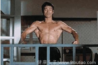 李小龙的肌肉，李连杰的肌肉，甄子丹的肌肉，却都美不过他的肌肉