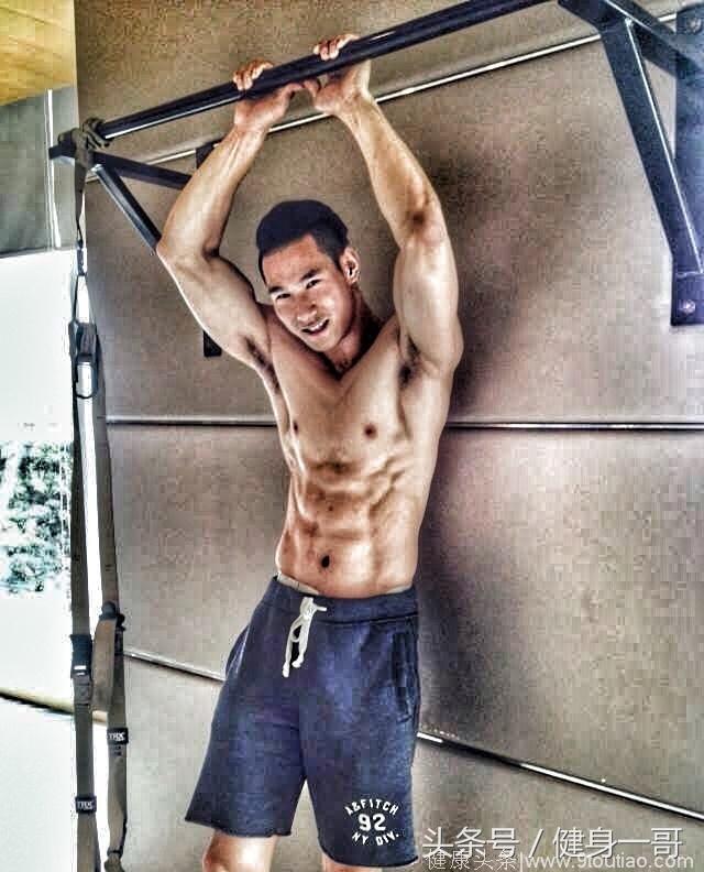 四川传媒学院肌肉型男，满身肌肉上镜，一不小心成为了网红