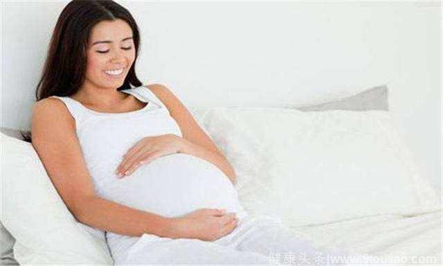 进入孕晚期孕妈有这5种表现，很可能是胎不稳，别不当回事