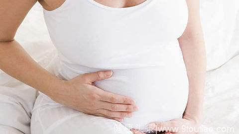 进入孕晚期孕妈有这5种表现，很可能是胎不稳，别不当回事