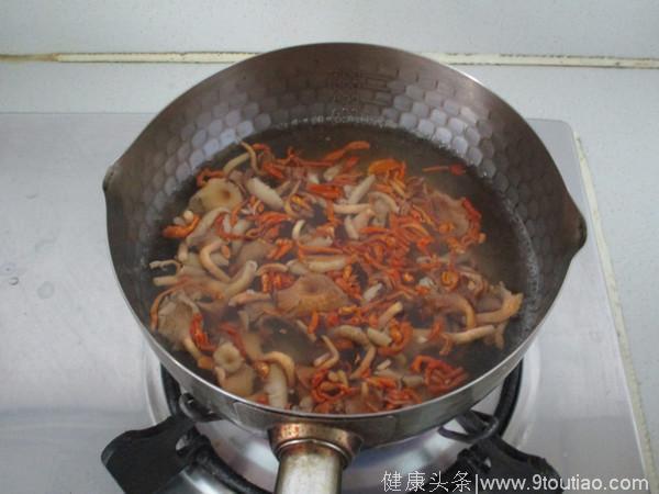 菌菇炖老鸭，一道适合三伏天的养生汤