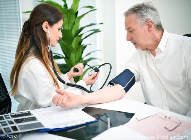 高血压患者出现肾脏病变，医生提醒：这样通过饮食来保护肾功能！