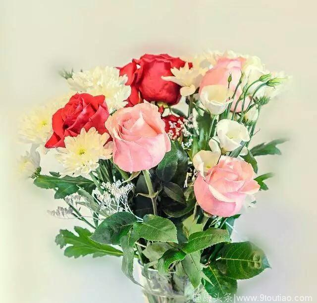 心理学：四束花，你想把哪束摆在客厅？测出这辈子谁最爱你？