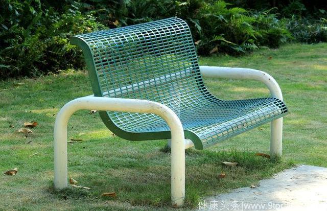 心理学：你想坐哪个公园长椅？测和你走到最后的人是不是你喜欢的