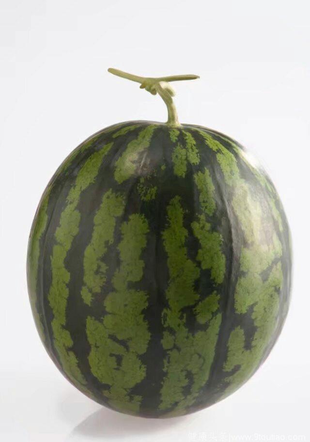 心理测试：4个西瓜，哪个是假的？测最近会不会好事在等着你？