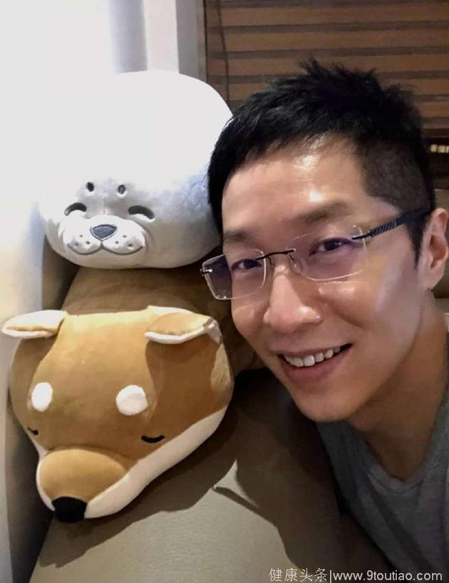 陈小春曾叫他“主子”，因癌症陷忧郁症8年，现47岁考上北大