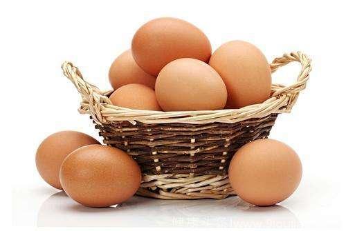 早上吃鸡蛋养生效果好，养生专家却说：很多人都犯了3个关键错误