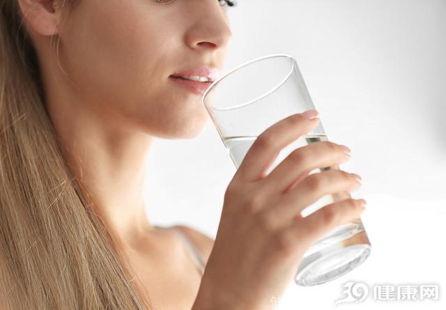 喝水是最简单的养生方法！但做错这5件事，就另当别论了