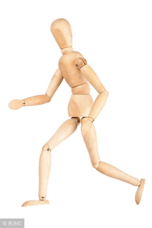 日本医师推一招：每天抬抬脚，就能改善退化膝关节炎