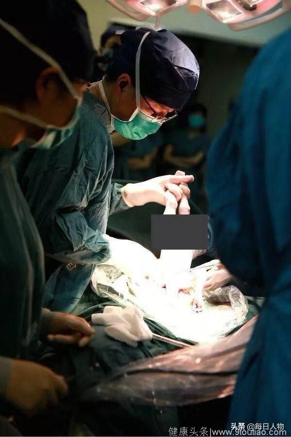 母亲移植子宫，女儿3年后生下男婴，医院透露：曾有两名女性退出