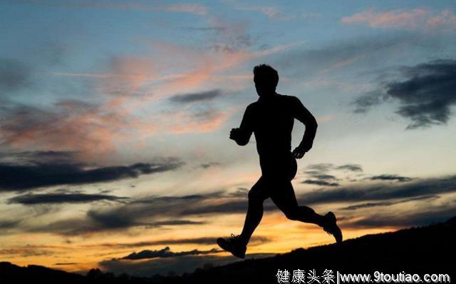长期健身的肌肉壮汉和20分钟跑完5公里的人比，谁更强？