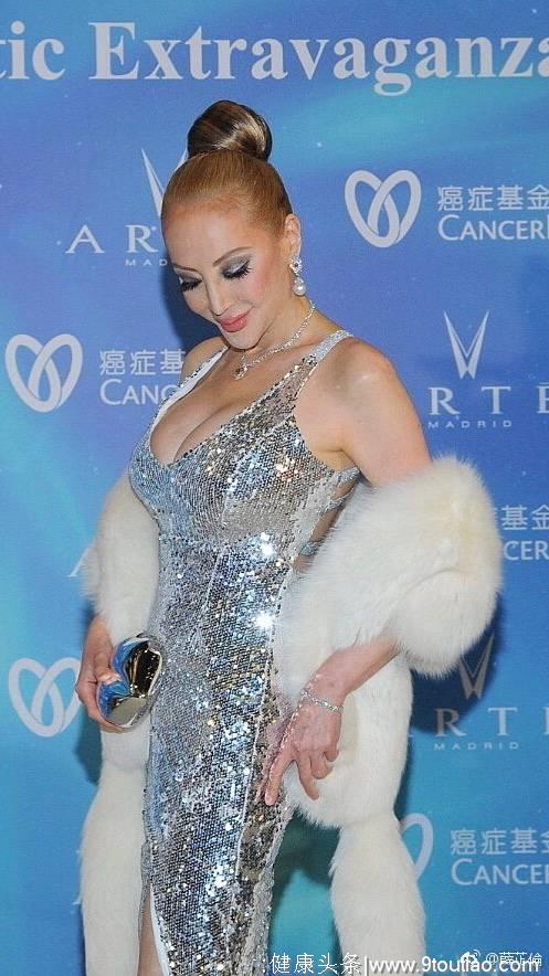 香港女星抗癌成功，情人节晒性感照片，自述：先爱自己才能爱别人
