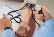 血压中的高压与低压，哪个升高了更危险？有什么区别呢？