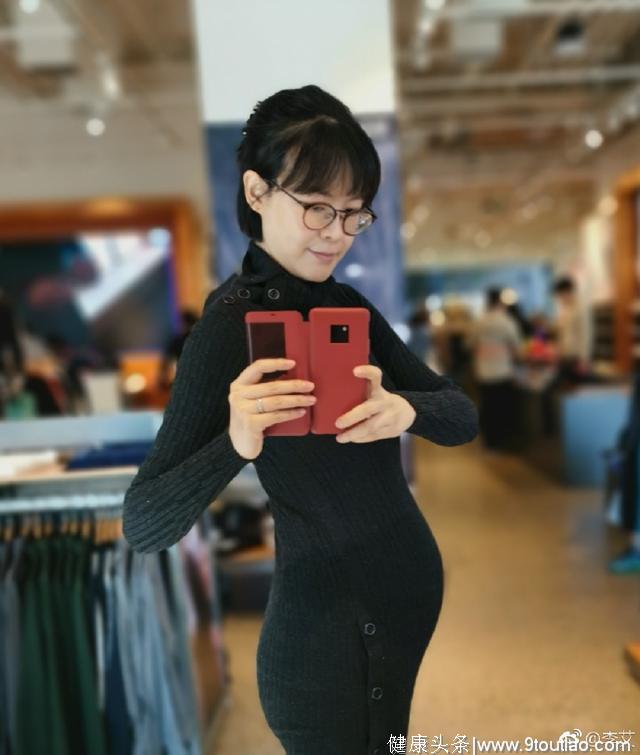 李艾晒孕肚照宣布怀孕喜讯，晋升孕妇之后已经胖了十几斤