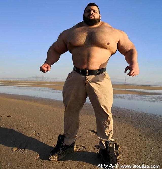 口嗨型选手？巴西肌肉男想挑战伊朗绿巨人，自信肌肉比他更大
