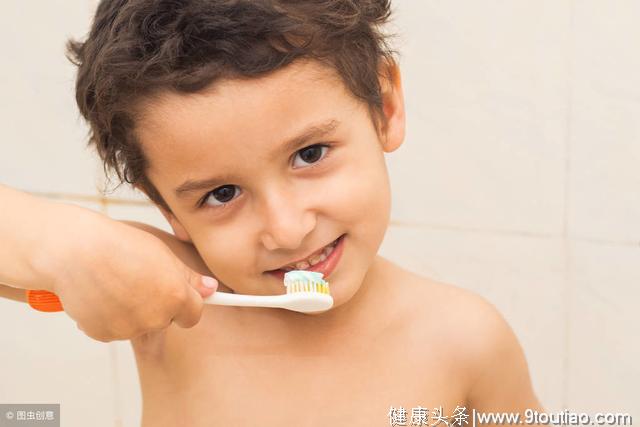 研究发现，每天刷牙不足2次的男性出现勃起功能障碍的可能性高3倍