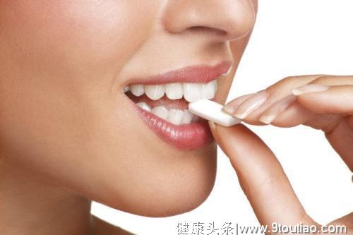 长期嚼口香糖，是保护牙齿还是伤害牙齿？每次吃不要超过10分钟