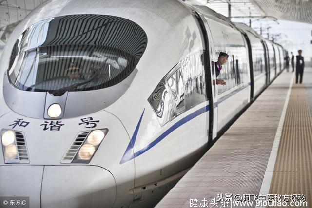 广东正在规划一条高铁，建成后西接重庆