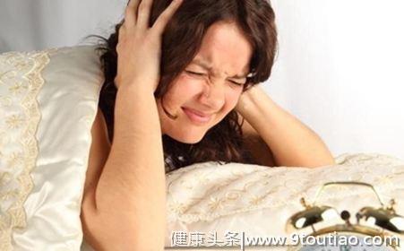 女人经常失眠，多半跟“吃”有关，改掉这3种吃法，入睡速度很快