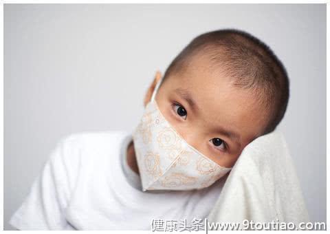 1岁男婴患重病，称作“白血病之王”，病床上这一表情，令人泪目