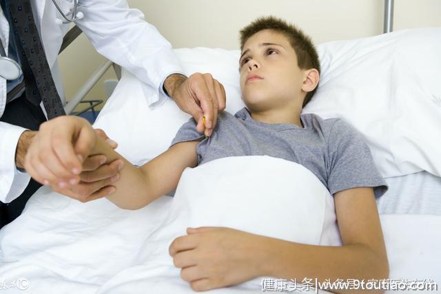 医生：孩子常喊腿疼，一般会出现4种情况！第2种比较严重