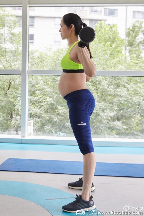 怀孕6个月练腹肌，40岁在此翻红，每个成功都不是偶然