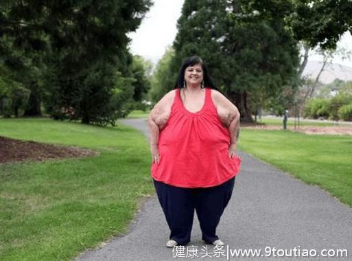 女子为男友增肥至323公斤，分手后女子拼命减肥皮肤完全变了样