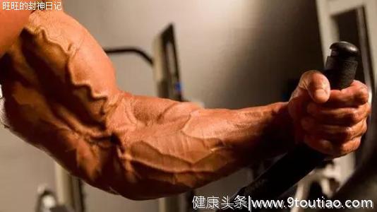臂围超过40的健身大佬，训练手臂肌肉时，都会用到这三个方法