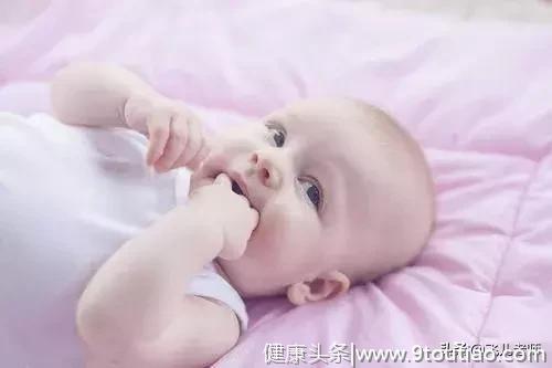 小宝宝不吃手就是发育问题？吃手上瘾手指、牙齿变形？