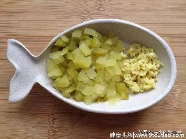 食谱：韭菜鸡蛋饼的做法，最简单的韭菜饼的做法
