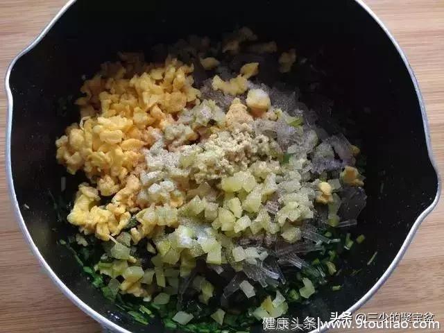 食谱：韭菜鸡蛋饼的做法，最简单的韭菜饼的做法