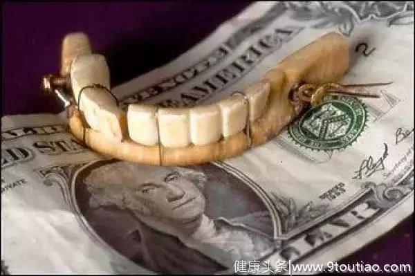 国家总统带牙套，你知道是哪位吗？