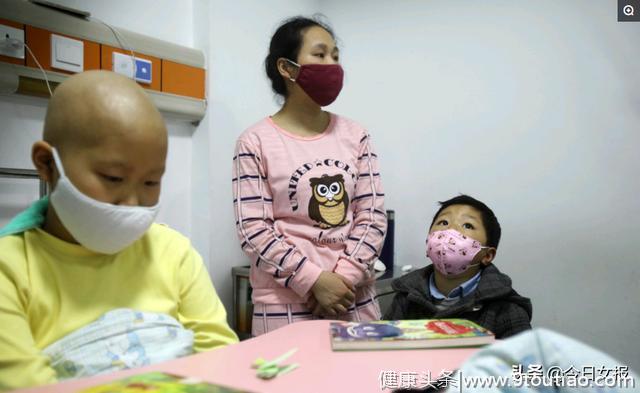 攸县夫妻卖房救患白血病11岁女儿，4岁弟弟到长沙为姐姐抽血配型
