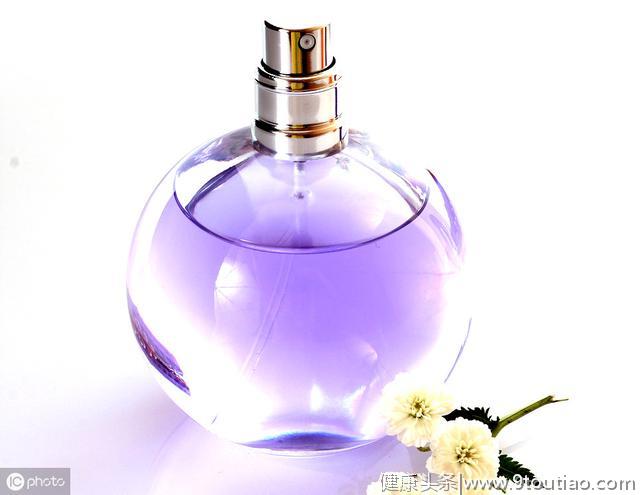 心理学：哪瓶香水香味最浓郁，测出你的智商情商是否双高