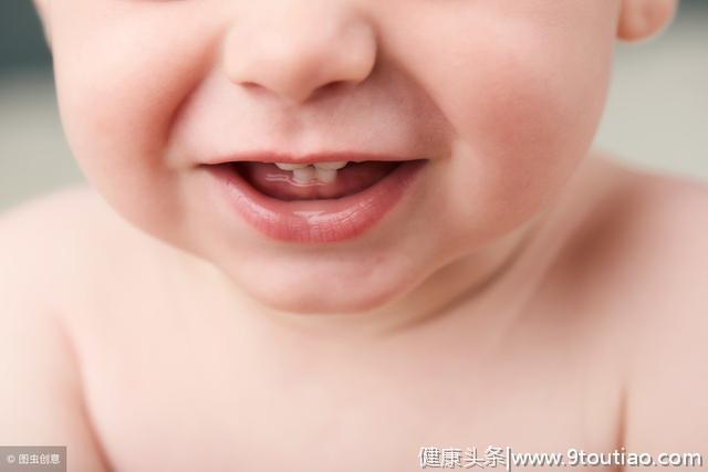 要想宝宝拥有健康、漂亮的牙齿,宝宝在出牙期要选择什么食物?