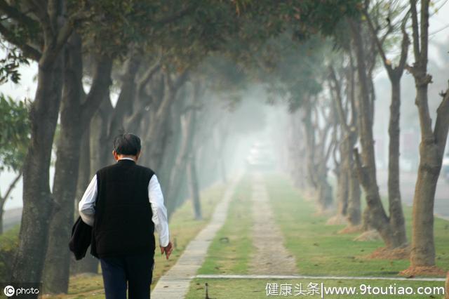 长期咳嗽不好，一定尽早检查，要警惕肺癌！