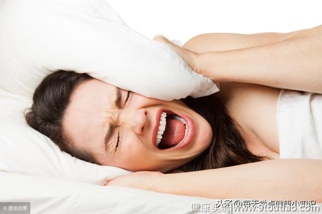 半夜总是醒？4个妙方坚持用，失眠、多梦不登门，整个人都年轻了