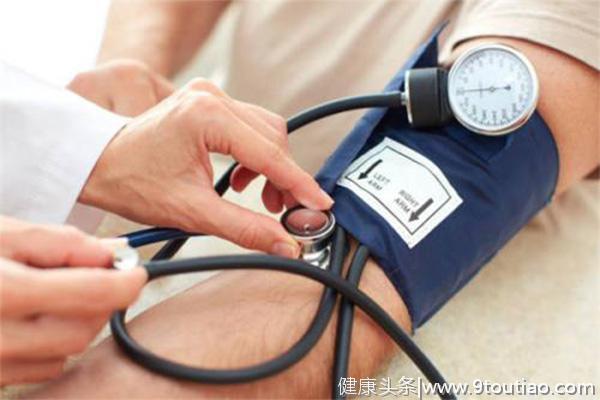 年纪大的人血压高点很正常？医生：高血压的4个误区，不要再犯了