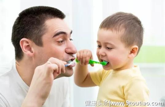 早上刷牙，与早晚都刷牙，几十年后牙齿会有何不同？