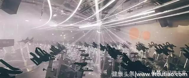 夜店风健身房火了！获阿里1亿融资，耐克上门合作，吴彦祖站台！