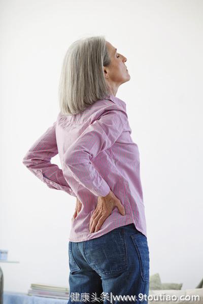 女性腰疼可不是无缘无故的，频繁发生，要留心4个病因