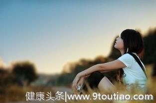 抑郁症女孩崩溃大哭：爱我，不如理解我