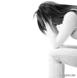 抑郁症女孩崩溃大哭：爱我，不如理解我