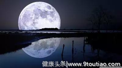 「水瓶座满月」中元节的夜，十二星座出门指南