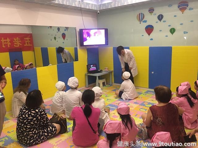 秦淮区五老村社区举办儿童口腔健康讲座